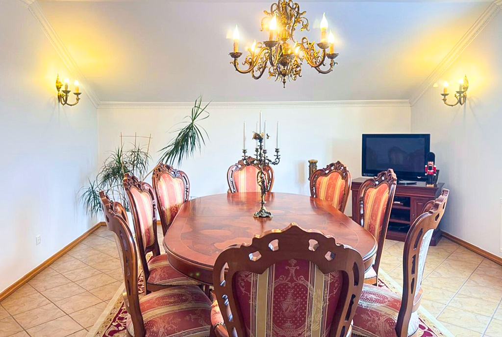 fragment sypialni w ekskluzywnej willi na sprzedaż Opole okolice