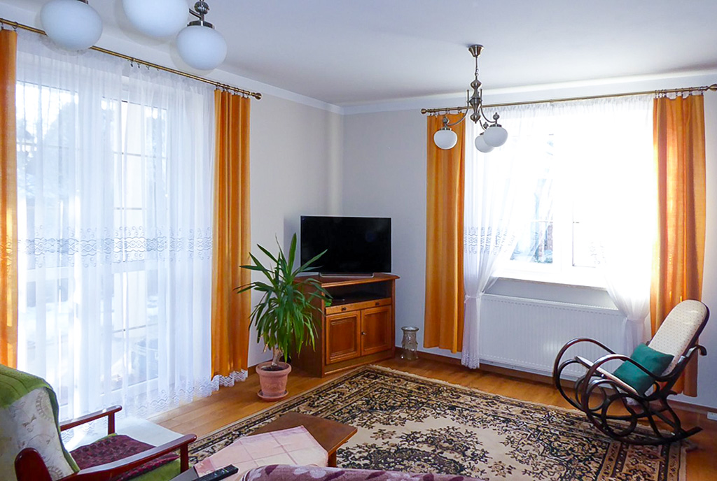elegancki salon w luksusowej willi na sprzedaż Piotrków Trybunalski okolice