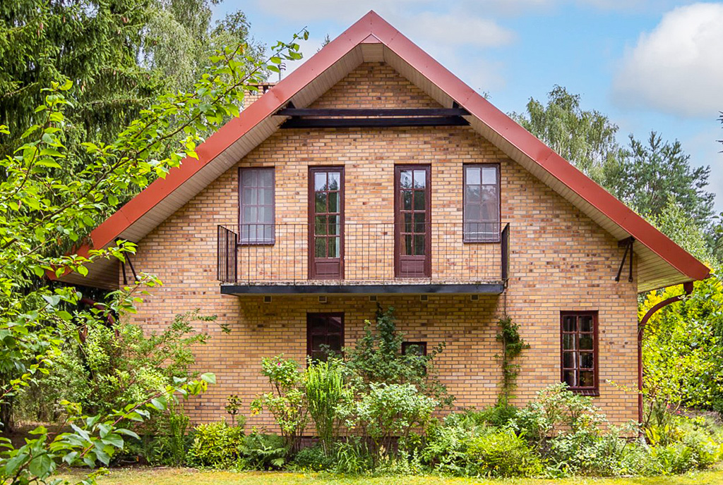 widok z tyłu na luksusową willę na sprzedaż Szczecin okolice