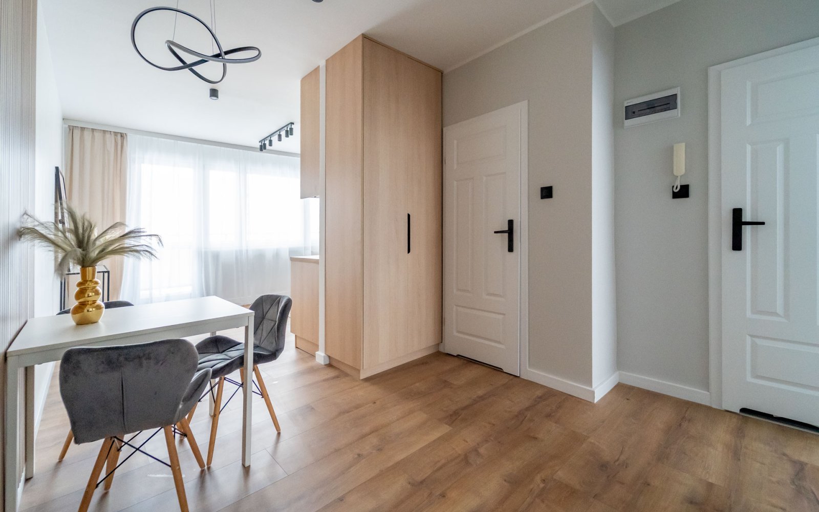 komfortowy rozkład pomieszczeń w ekskluzywnym apartamencie do sprzedaży Elbląg