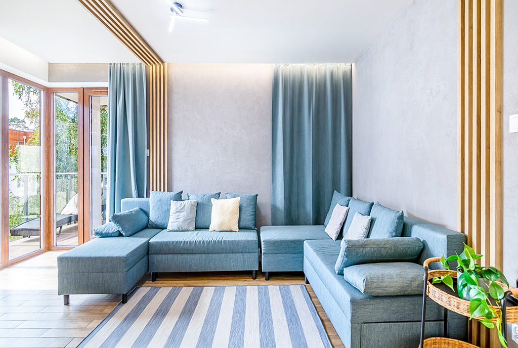 zbliżenie na pokój dzienny w luksusowym apartamencie na sprzedaż Gdańsk okolice