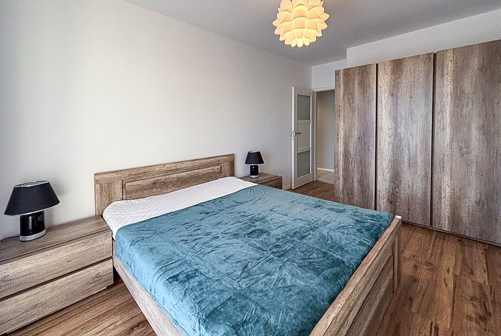 zaciszna sypialnia w ekskluzywnym apartamencie na sprzedaż Szczecin