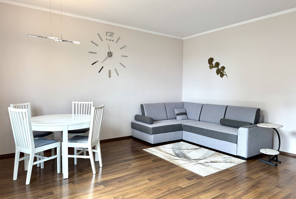 fragment pokoju dziennego w luksusowym apartamencie do wynajmu Gdynia okolice