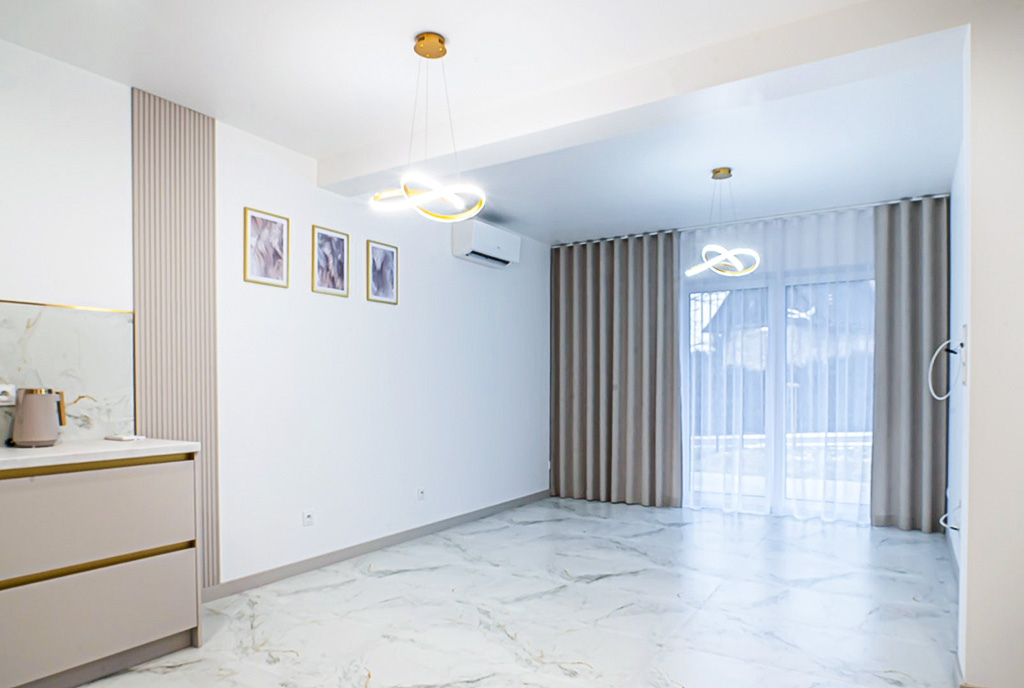 na zdjęciu salon w luksusowym apartamencie do wynajmu Bolesławiec