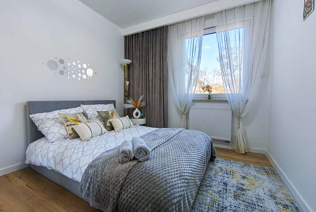 kameralna sypialnia w ekskluzywnym apartamencie na wynajem Legnica