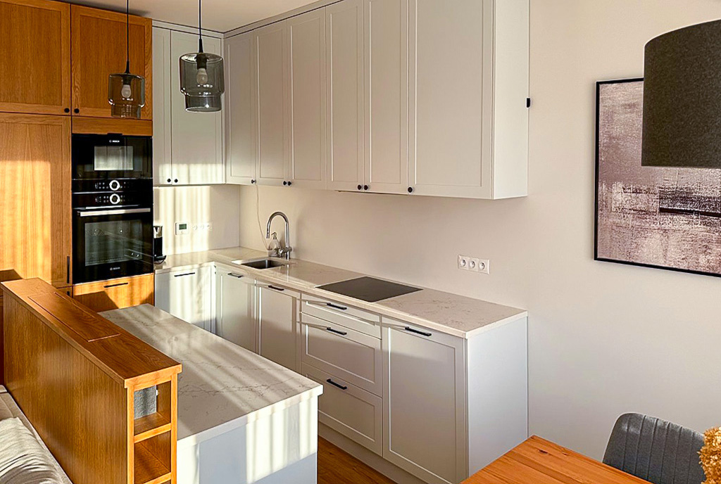 zbliżenie na kuchnię w luksusowym apartamencie do wynajmu Warszawa