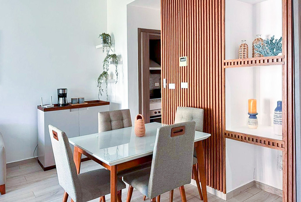 zbliżenie na jadalnię w ekskluzywnym apartamencie na sprzedaż Dominikana Bavaro
