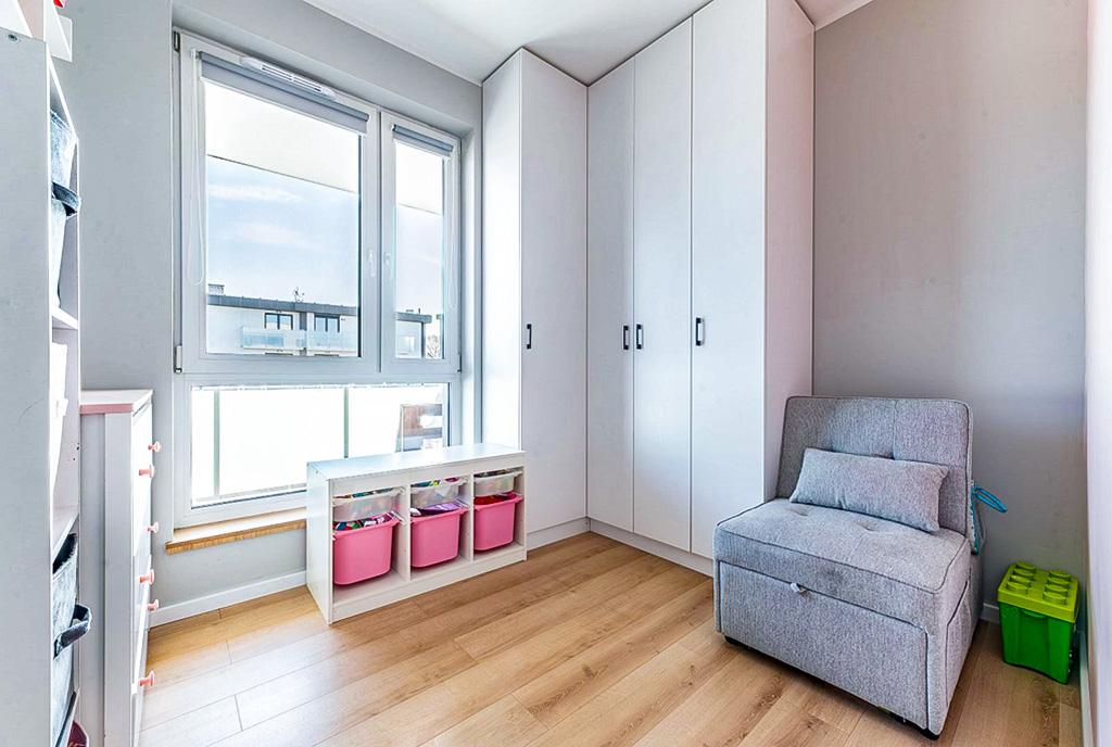 jeden z pokoi w ekskluzywnym apartamencie na sprzedaż Gdynia okolice