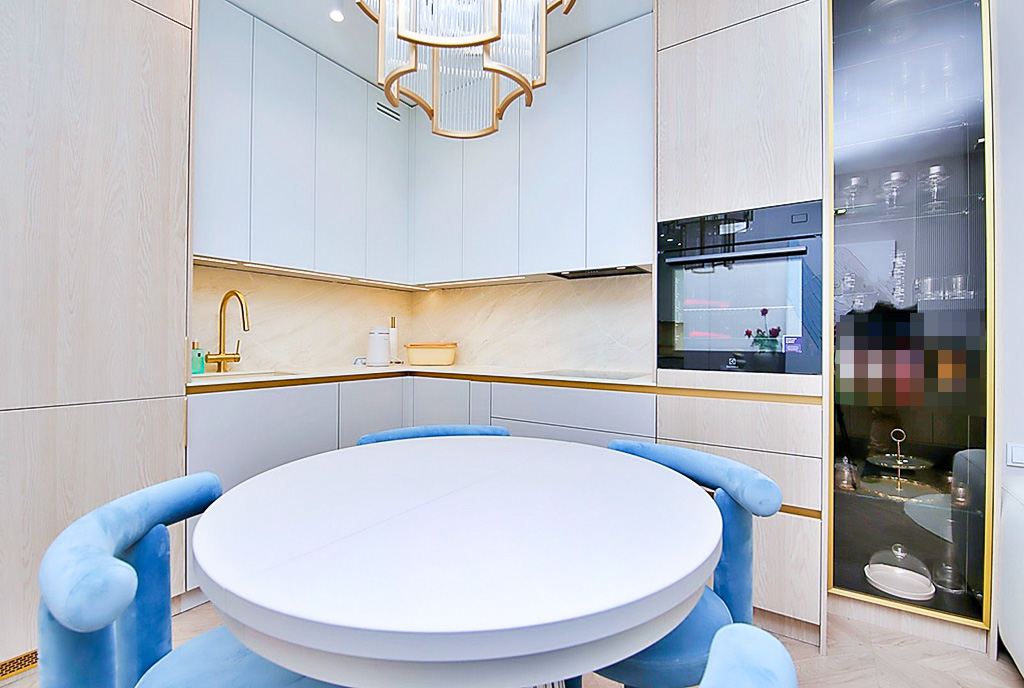 zbliżenie na jadalnię w oddali kuchnia w luksusowym apartamencie na sprzedaż Gorzów Wielkopolski