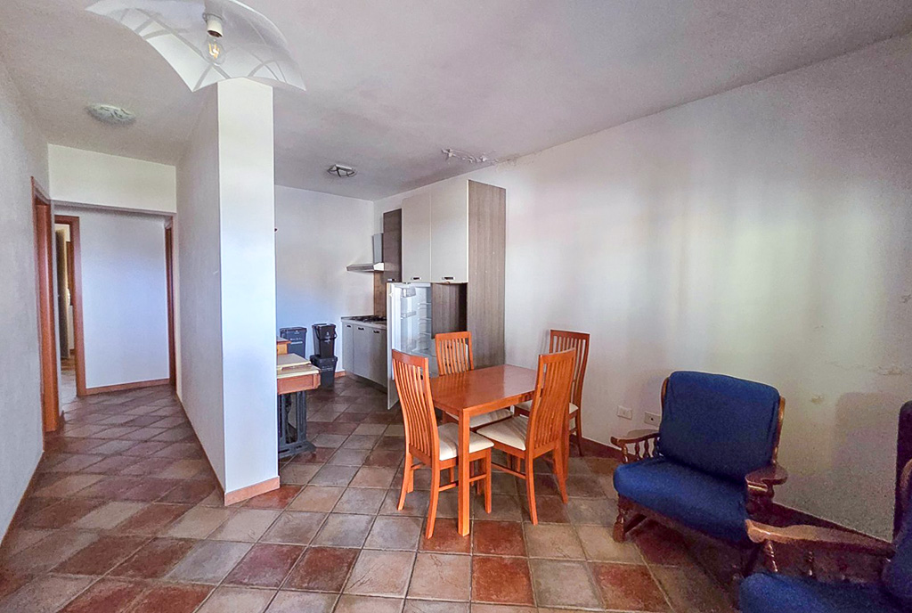 imponująca kuchnia w luksusowym apartamencie na sprzedaż Włochy Lu Bagnu