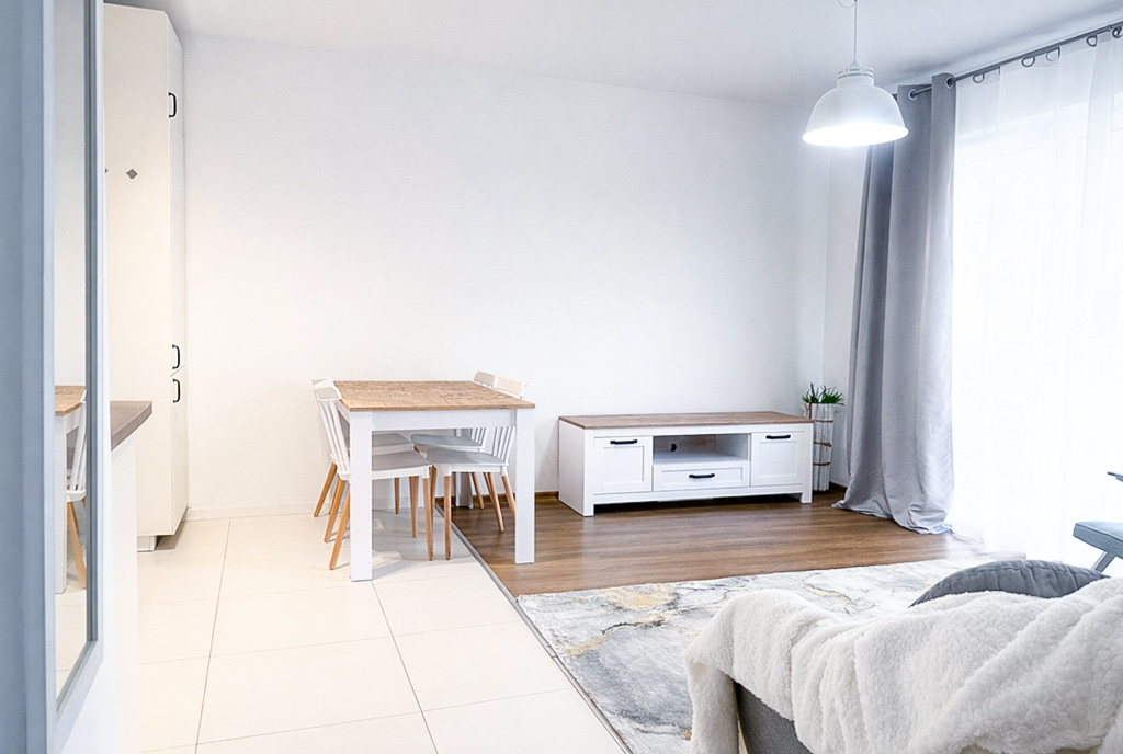 zbliżenie na pokój dzienny w luksusowym apartamencie do wynajmu Gdynia okolice