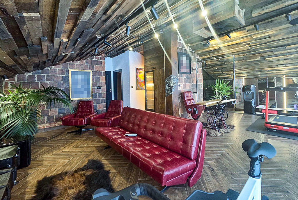 fragment salonu w ekskluzywnym apartamencie do sprzedaży Bielsko-Biała okolice