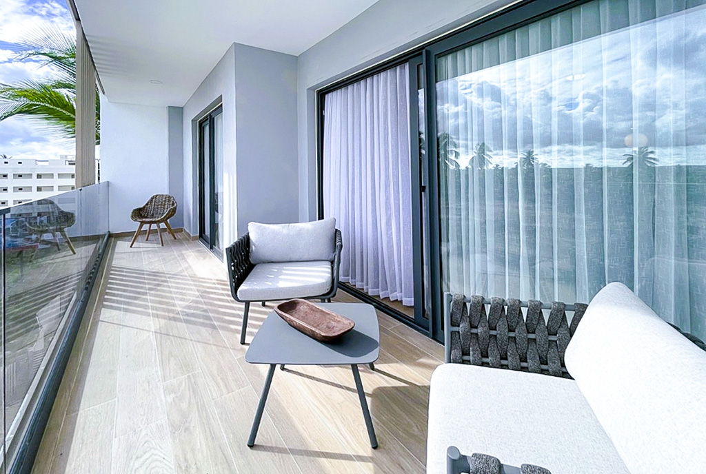 widok na taras przy ekskluzywnym apartamencie na sprzedaż Dominikana Bavaro