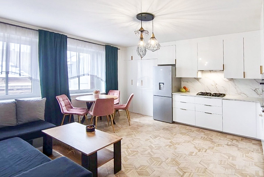 druga strona salonu w luksusowym apartamencie na sprzedaż Gdańsk okolice