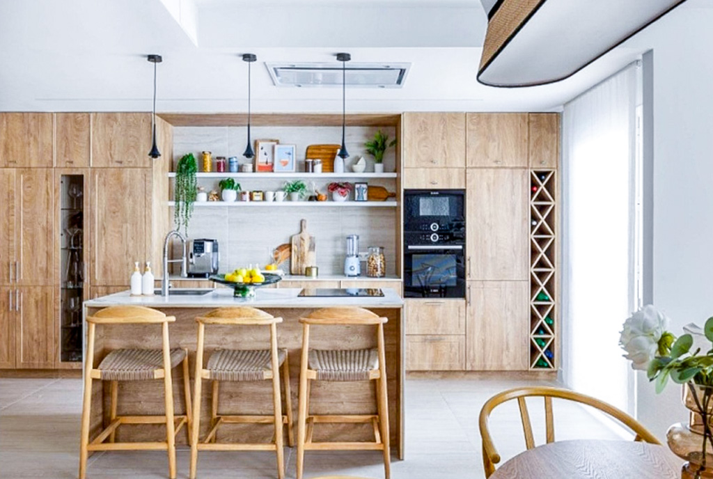 jadalna oraz aneks kuchenny w luksusowym apartamencie na sprzedaż Hiszpania Malaga Colinas del Limonar