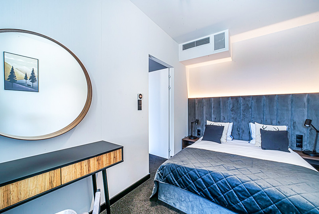 zaciszna sypialnia w ekskluzywnym apartamencie na sprzedaż Jelenia Góra okolice