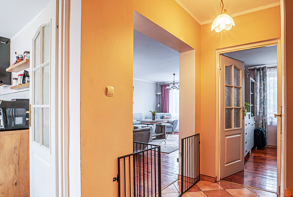 elegancki hol w ekskluzywnej willi na sprzedaż Bolesławiec okolice