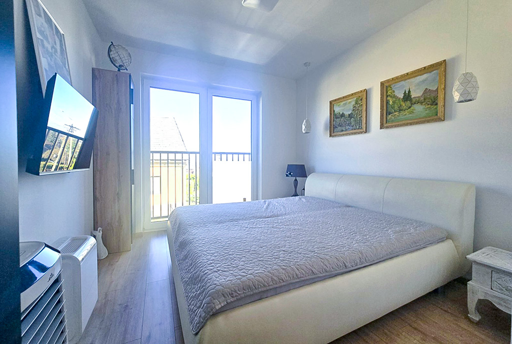 fragment sypialni w ekskluzywnej willi na sprzedaż Cieszyn okolice