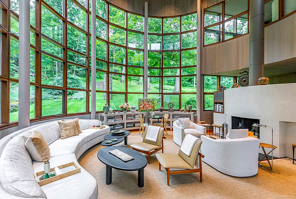 imponujący pokój dzienny w ekskluzywnej willi do sprzedaży Connecticut Stany Zjednoczone Ameryki