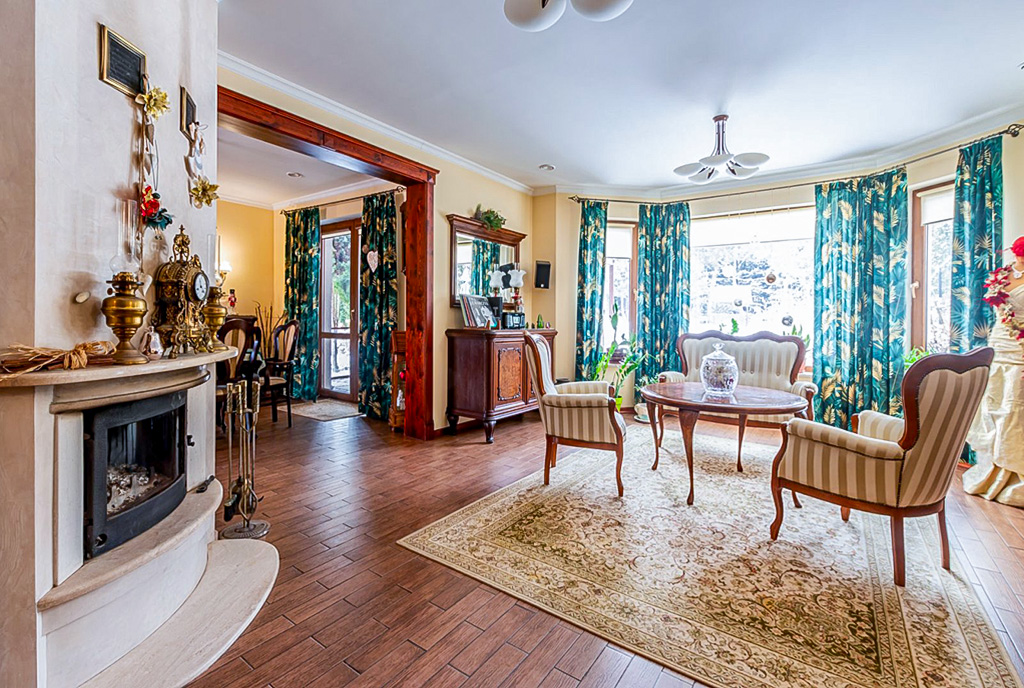 wytworny salon w ekskluzywnej willi do sprzedaży Elbląg