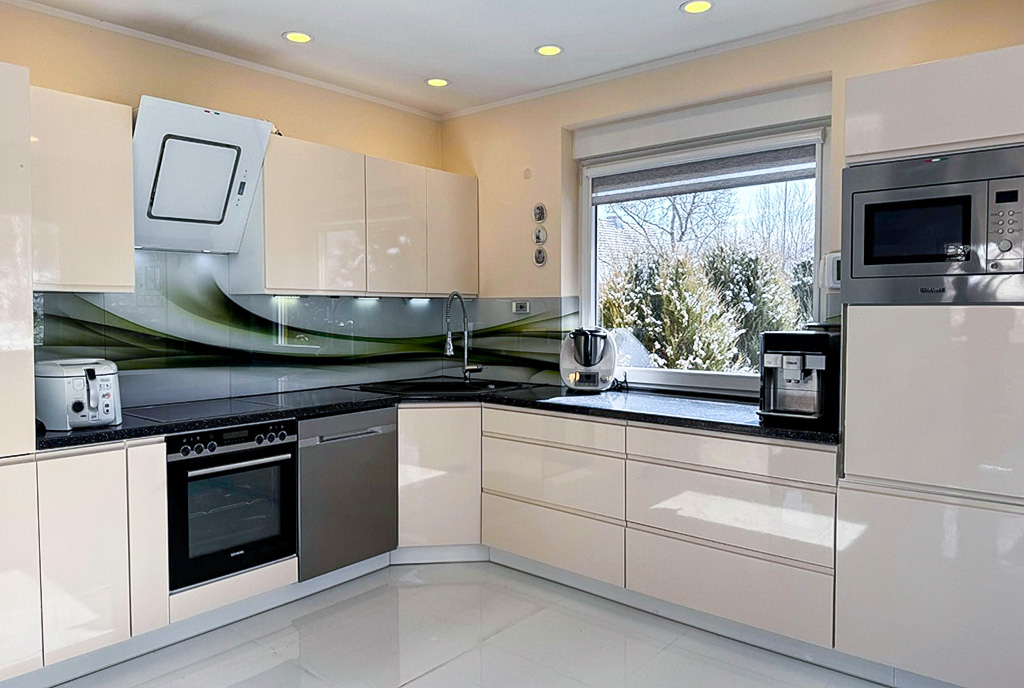 gustowna kuchnia w ekskluzywnej willi na sprzedaż Kłodzko okolice