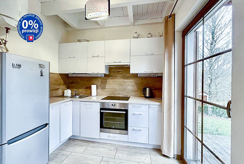 zbliżenie na kuchnię w luksusowej willi na sprzedaż Słupsk okolice