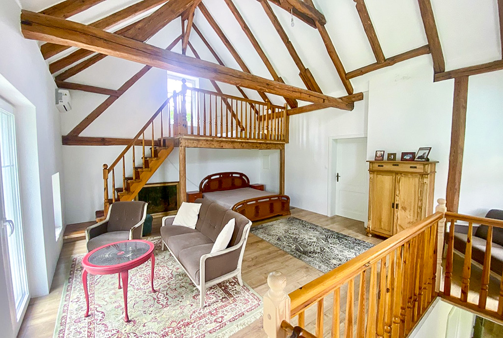 fragment salonu w luksusowej willi na sprzedaż Zielona Góra okolice