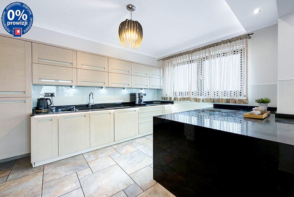 nowoczesna kuchnia w ekskluzywnej willi na sprzedaż Bielsko-Biała okolice