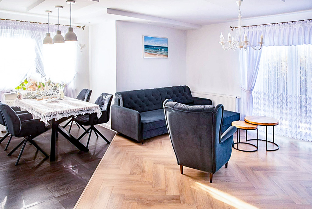 jadalnia oraz salon w luksusowej willi na sprzedaż Częstochowa okolice