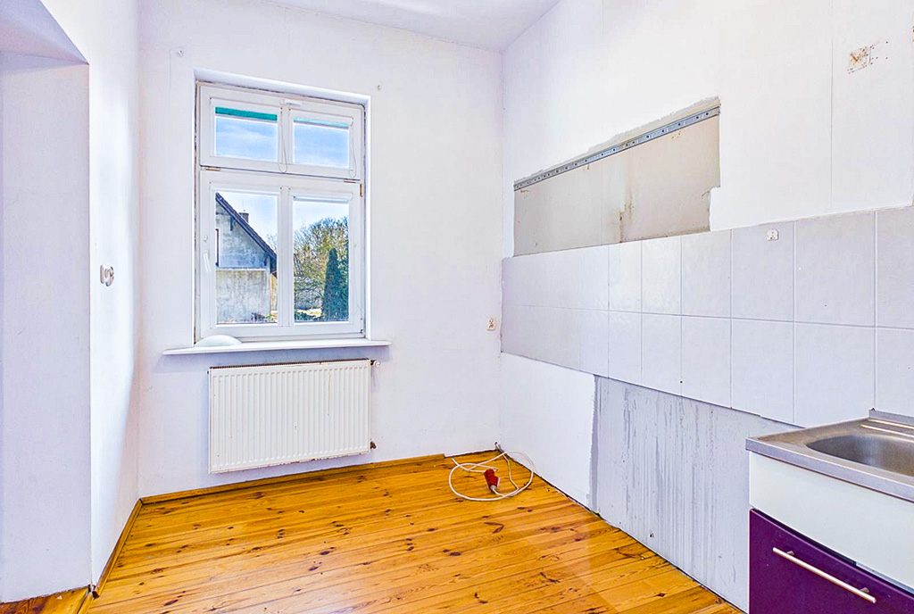 na zdjęciu aneks kuchenny w ekskluzywnej willi na sprzedaż Toruń okolice