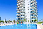 osiedle z basenem, na terenie którego mieści się oferowany na sprzedaż ekskluzywny apartament Cypr Bogaz