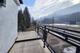 słoneczny balkon w ekskluzywnym apartamencie na wynajem Bielsko-Biała okolice