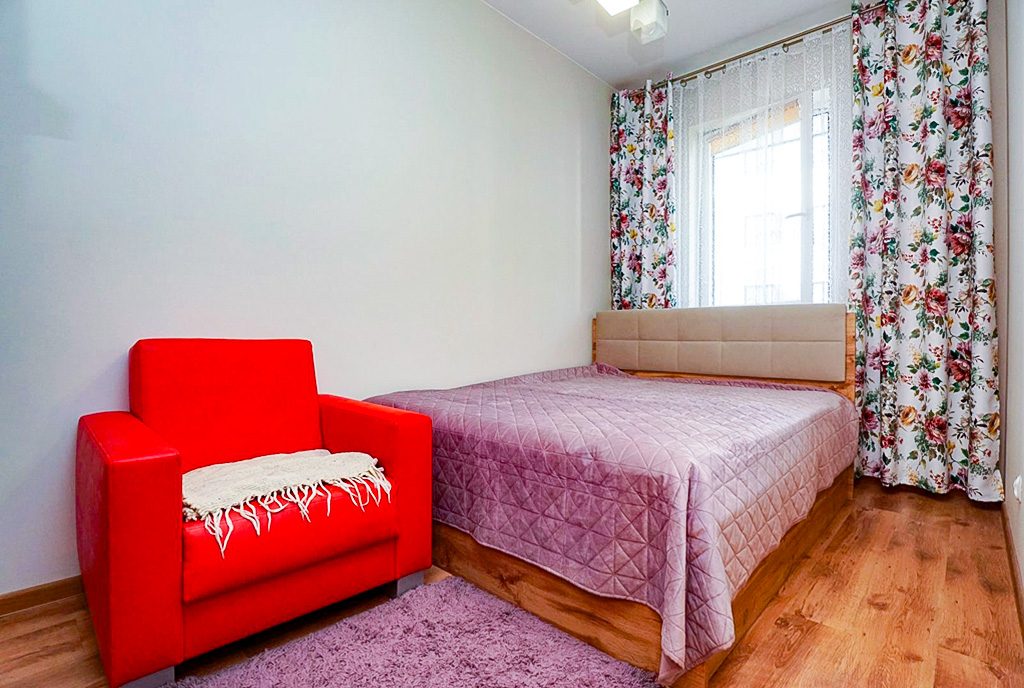 fragment sypialni w luksusowym apartamencie do wynajmu Piotrków Trybunalski