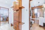 elegancki przedpokój w ekskluzywnym apartamencie na sprzedaż Gdynia