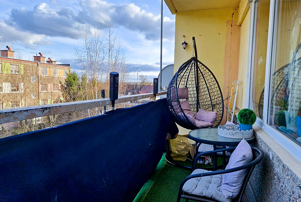 imponujący balkon przy ekskluzywnym apartamencie na sprzedaż Zielona Góra okolice