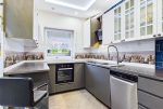 zabudowana kuchnia w luksusowym apartamencie na sprzedaż Zielona Góra okolice