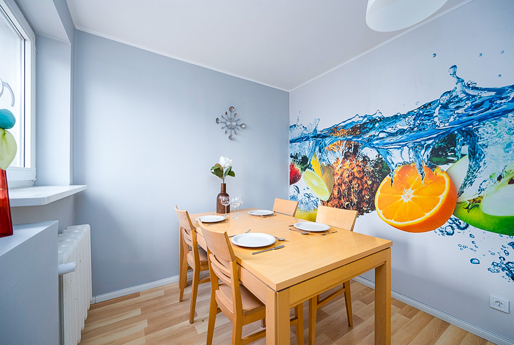 zbliżenie na kuchnię w luksusowym apartamencie na sprzedaż nad morzem