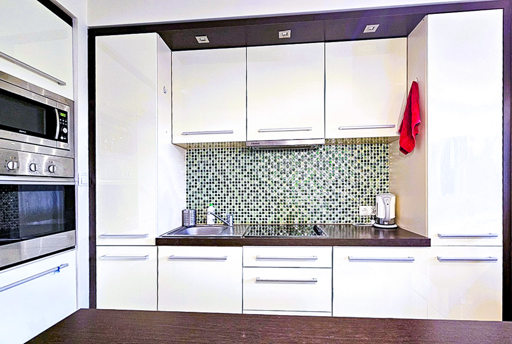 fragment aneksu kuchennego w ekskluzywnym apartamencie na wynajem Wrocław