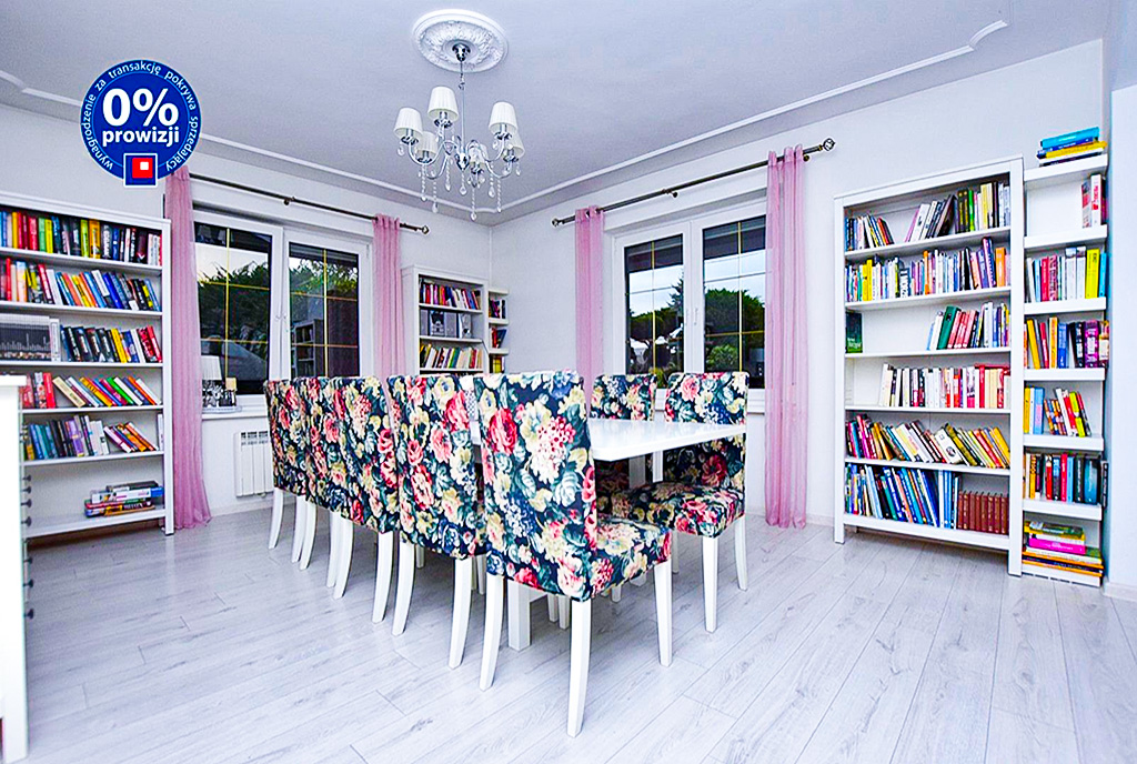na zdjęciu jadalnia w luksusowej willi na sprzedaż Inowrocław