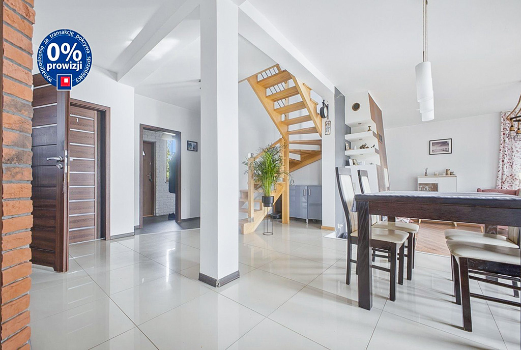 2-poziomowe wnętrze luksusowej willi na sprzedaż Warszawa okolice