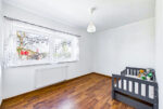 na zdjęciu sypialnia w ekskluzywnym apartamencie na wynajem Poznań (okolice)