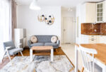 fragment salonu w ekskluzywnym apartamencie do wynajęcia Gdynia (okolice)