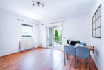 wytworny salon w ekskluzywnym apartamencie do sprzedaży Poznań (okolice)