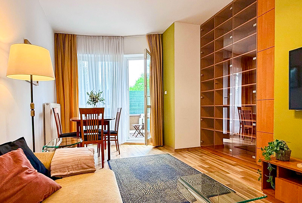 jeden z pokoi w luksusowym apartamencie do wynajmu Warszawa
