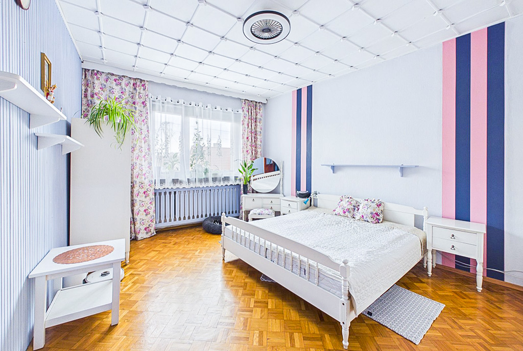 elegancka sypialnia w ekskluzywnej willi na sprzedaż Poznań (okolice)