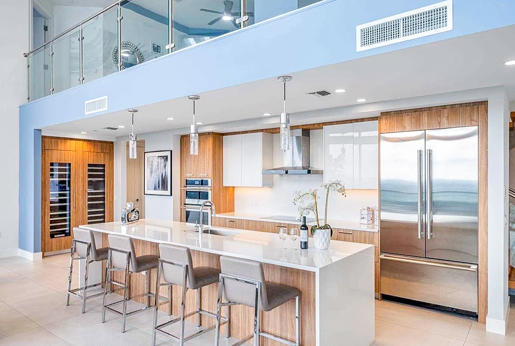 zbliżenie na aneks kuchenny w luksusowym apartamencie na sprzedaż Florida Stany Zjednoczone Ameryki