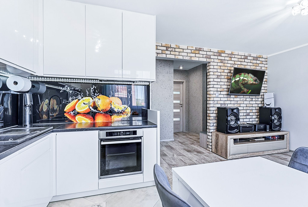 czarno-białe wnętrze ekskluzywnego apartamentu do sprzedaży Gdynia (okolice)