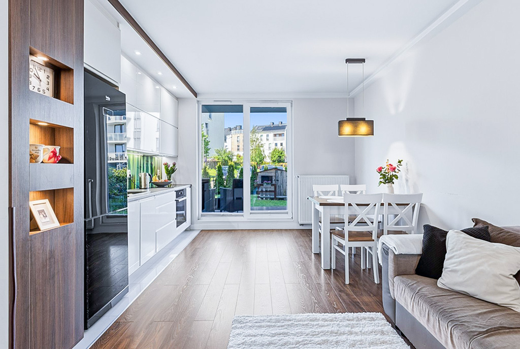 słoneczne wnętrze ekskluzywnego apartamentu do sprzedaży Gdynia okolice
