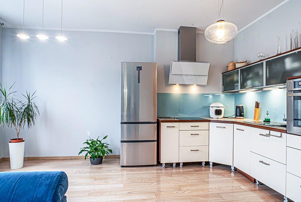 Komfortowa kuchnia w luksusowym apartamencie na sprzedaż Bolesławiec