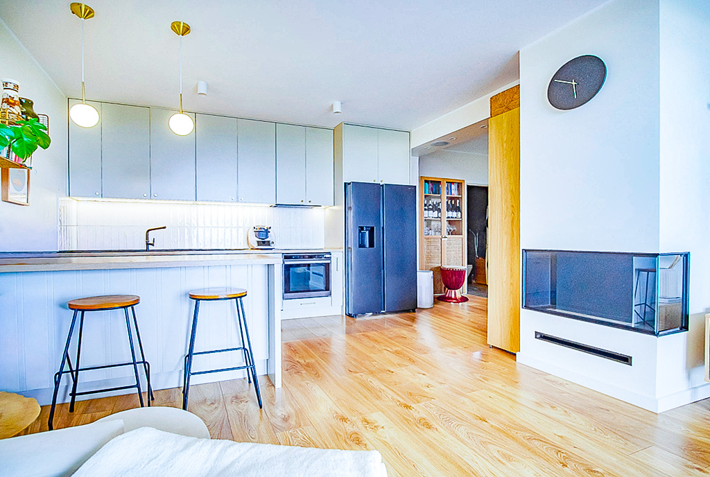 na zdjęciu kuchnia w luksusowym apartamencie na sprzedaż Gdańsk